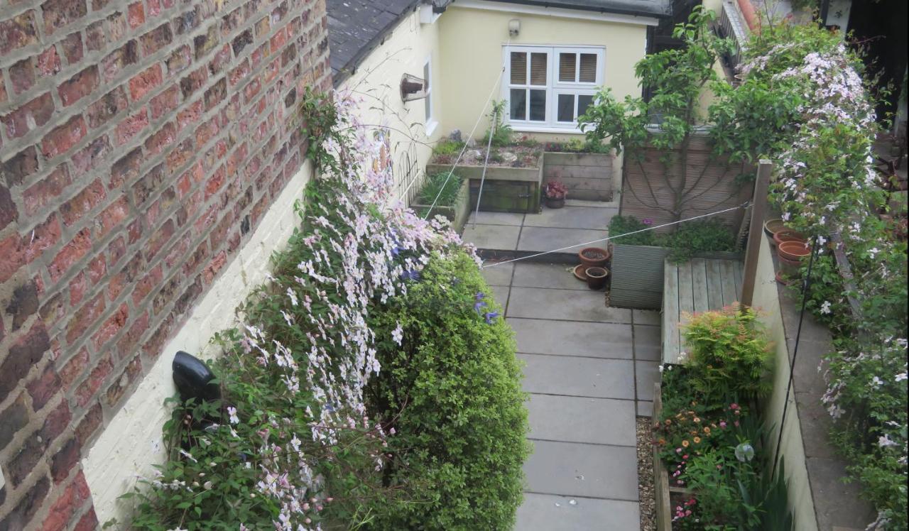 Avondale Guest House ยอร์ค ภายนอก รูปภาพ